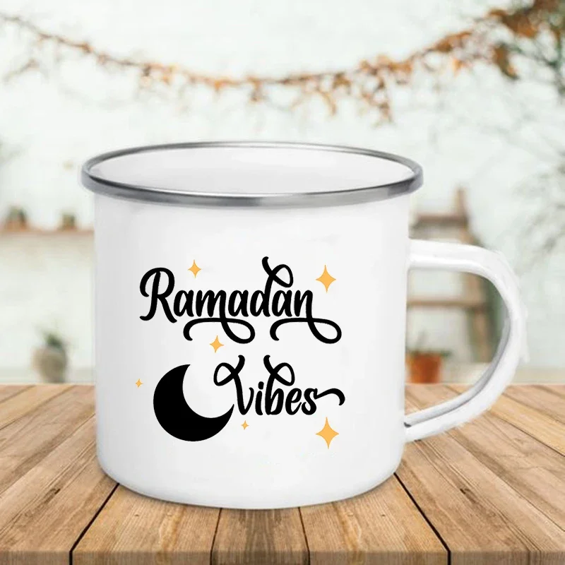 Handle Enamel Mugs Happy Eid M - Wine Beer Best recension och pris